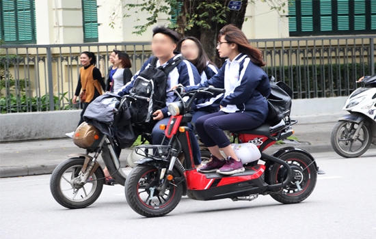 Hà Nội quản chặt học sinh vi phạm giao thông 